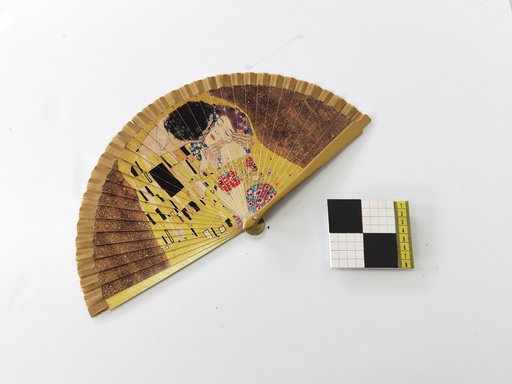 [OP01667] Abanico con estampado "El beso"