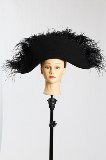 [OP04342] Sombrero bicornio negro plumas de marabú(Comendador)