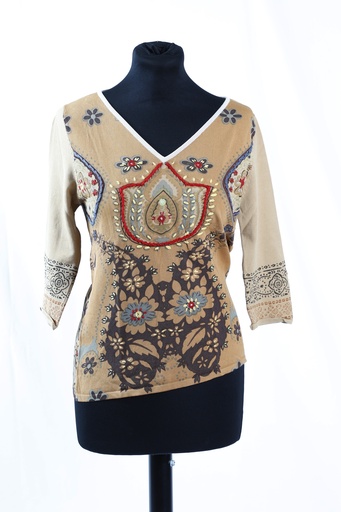 [OP05116] Camiseta punto fino escote pico manga francesa marrón estampado