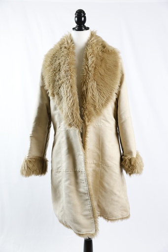 [OP05371] Pelliza beige con pelo en cuello y puños