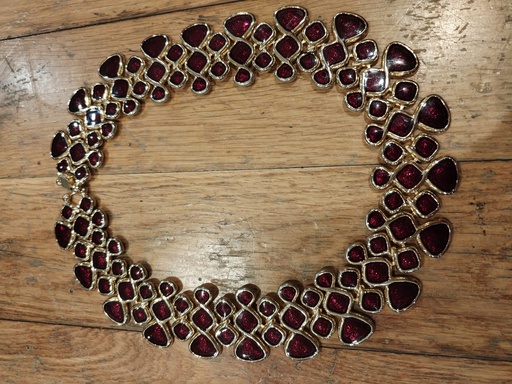 [OP05795] Collar dorado con incrustaciones pedrería granate
