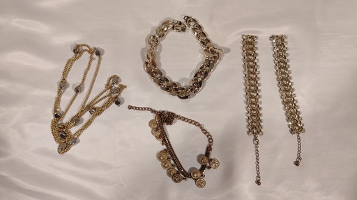 [OP05803] Conjunto de joyas variadas