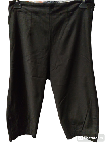 [OP05928] Pantalón corsario negro