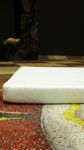 [OP06033] Almohada blanca con bordados (copia)