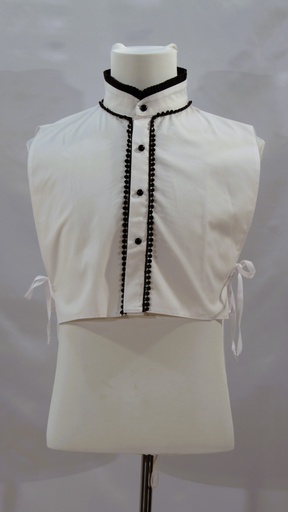 [OP06110] Pechera de camisa blanca y bodoques negros